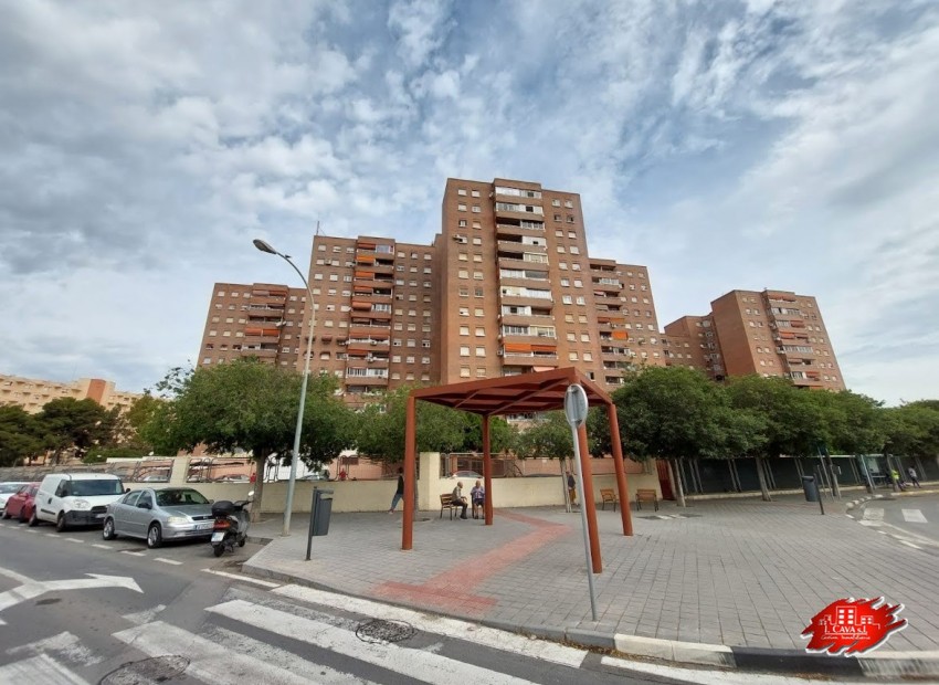 Resale - Appartment -
Alicante - Center