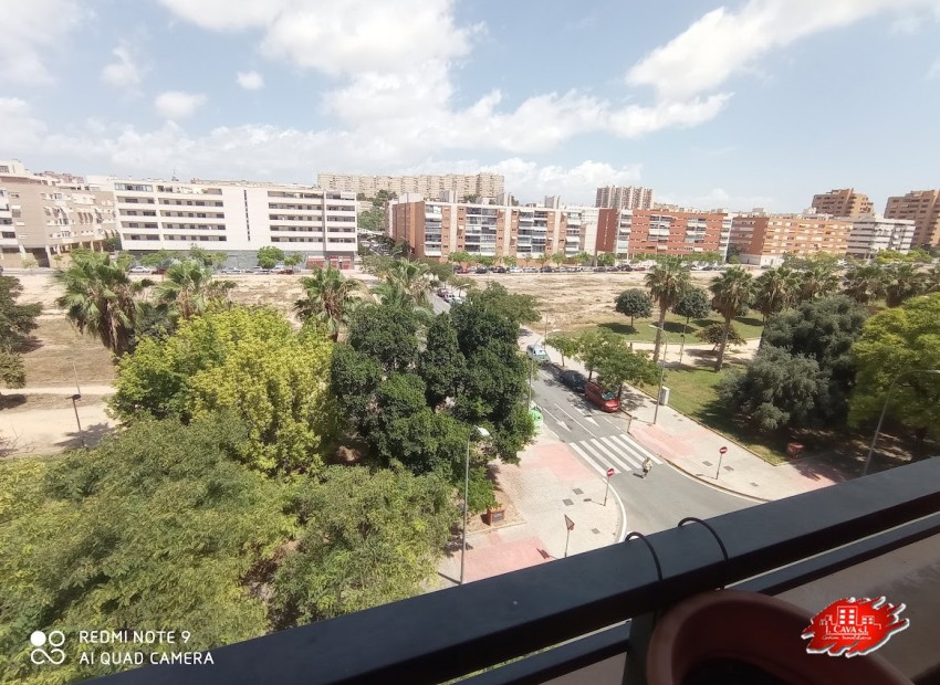 Resale - Appartment -
Alicante - Center