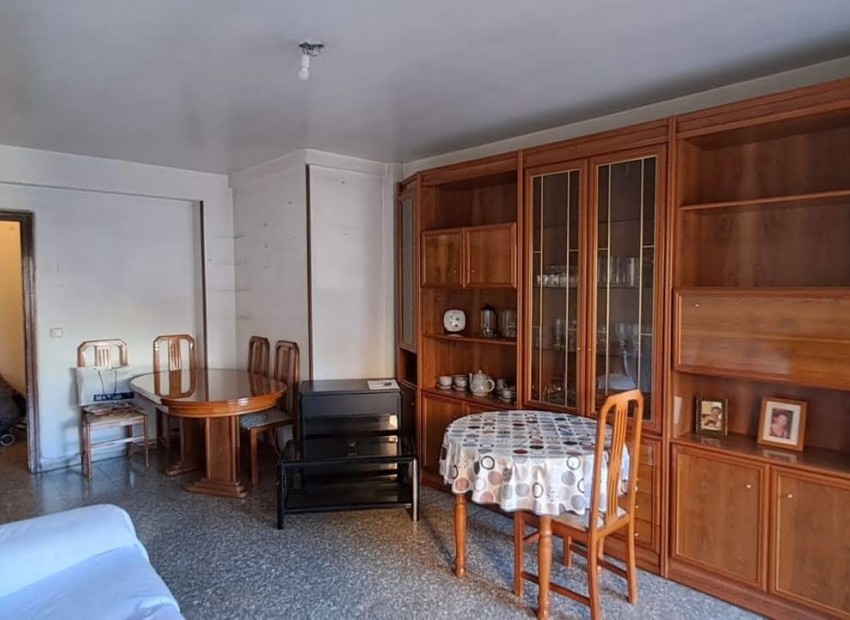 Resale - Appartment -
Alicante - Center
