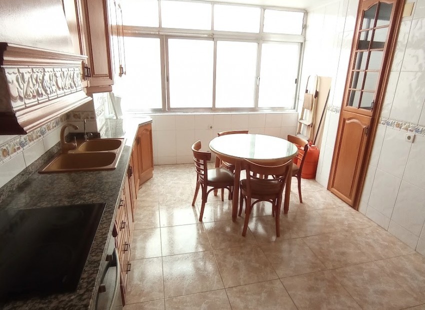 Resale - Appartment -
Alicante - Center