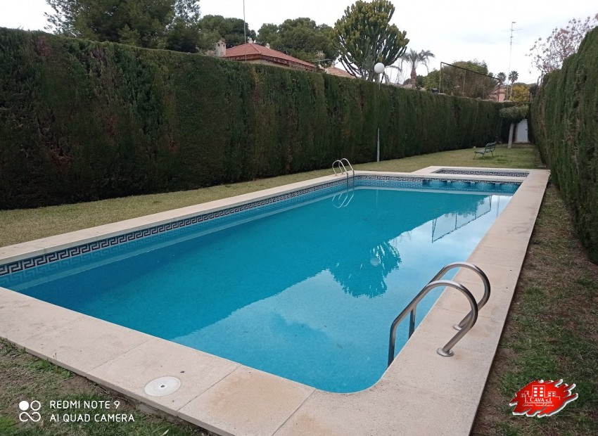 Resale - Bungalow -
San Juan - Pueblo