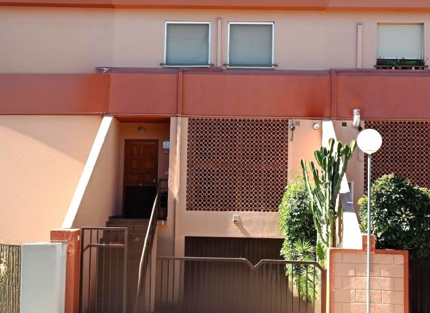 Resale - Bungalow -
San Juan - Pueblo