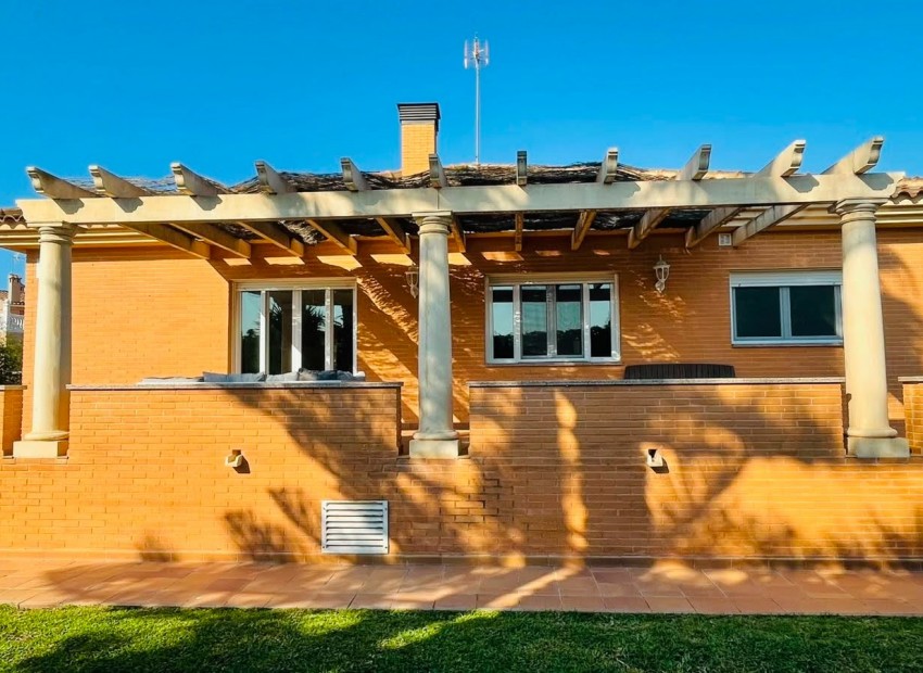 Venta - Chalet -
Muchamiel - La huerta 