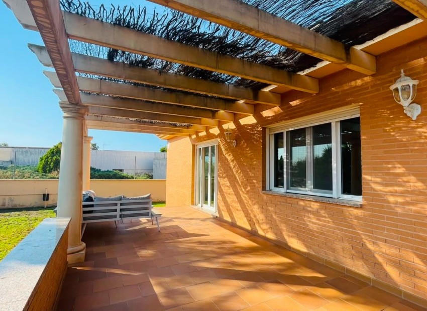 Venta - Chalet -
Muchamiel - La huerta 