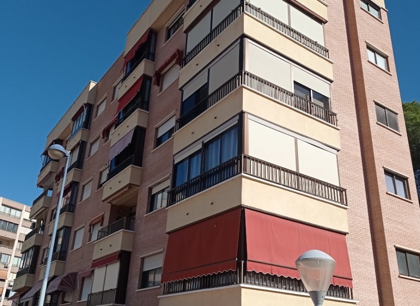 Vente - Appartement -
Alicante - Alentours