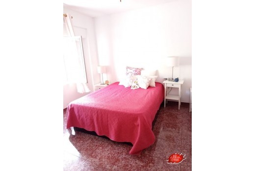 Venta - Piso -
San Juan - Pueblo